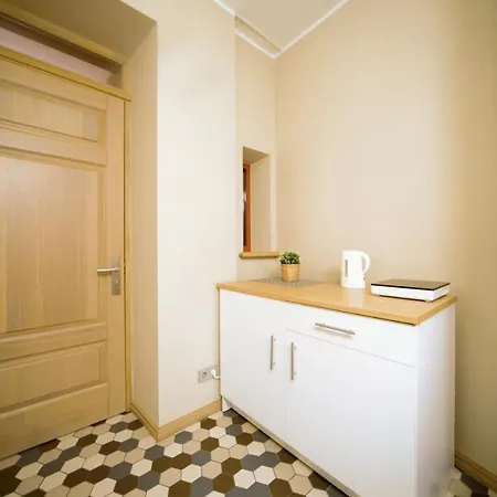 شقة Quiet Old Town With Elevator Access *