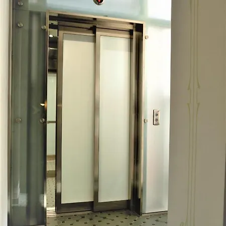 Apartment Oldtown / New House + Elevator Riga