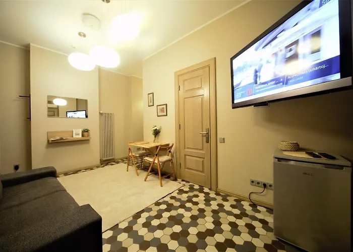 Quiet Old Town With Elevator Access * ريغا