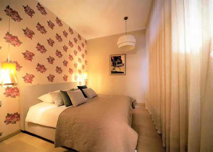 Apartment Quiet Old Town With Elevator Access