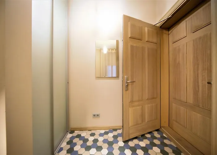 Apartment Quiet Old Town With Elevator Access *