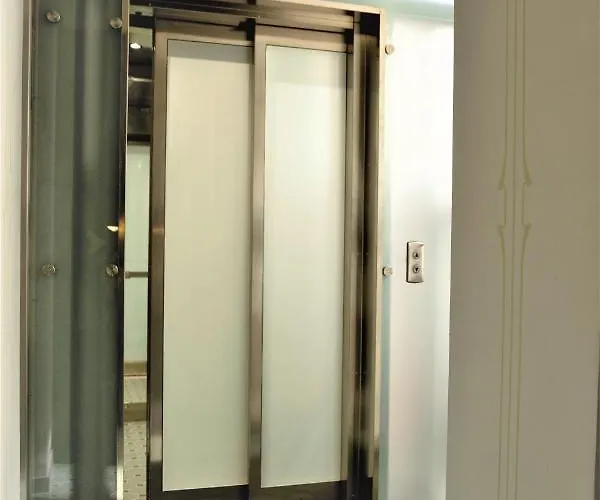 Apartment Quiet Old Town With Elevator Access Riga