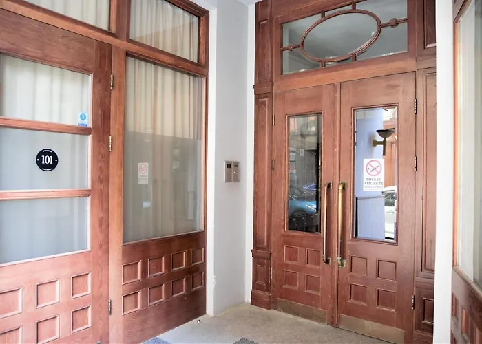 Apartment Quiet Old Town With Elevator Access Riga