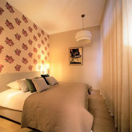 公寓 Quiet Old Town With Elevator Access